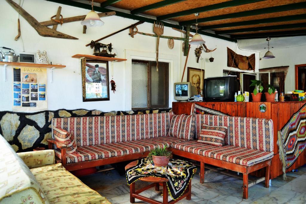 Zeybek 1 Pension Patara Esterno foto